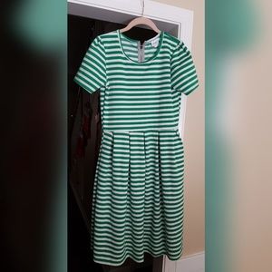 Lularoe Amelia, L